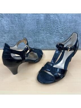 Vintage Sofft Black Croc Embossed T Strap Open Toe Sandals Heels